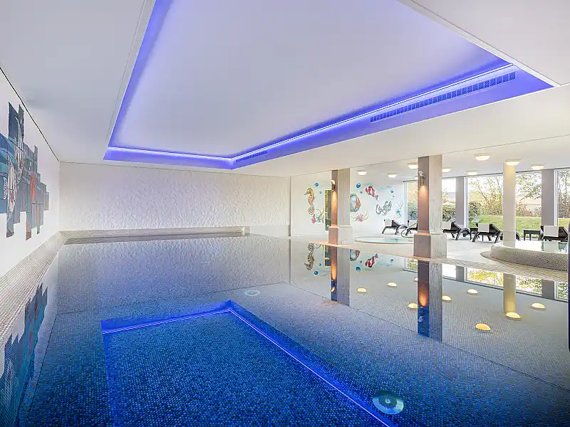 Wellnesshotel Schwimmbad Whirlpool
